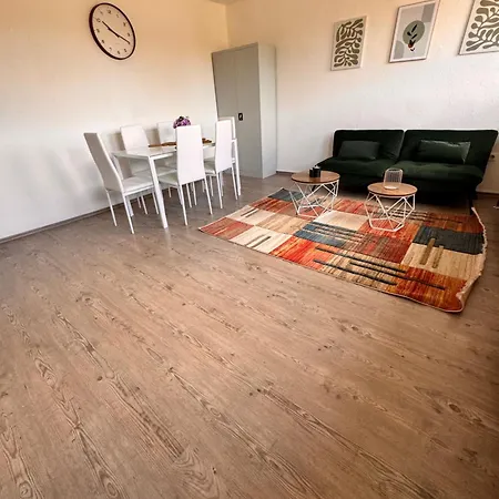 A&v Kiki Karl-arnold Apartment