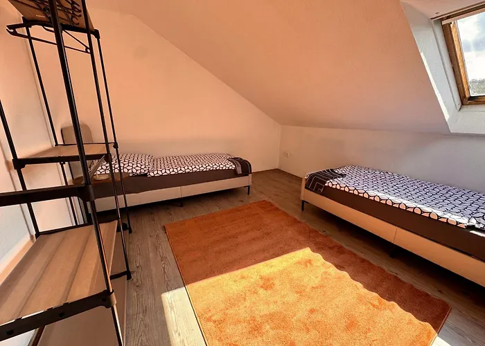 A&v Kiki Karl-arnold *